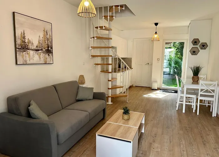 Maison De Ville Avec Jardin